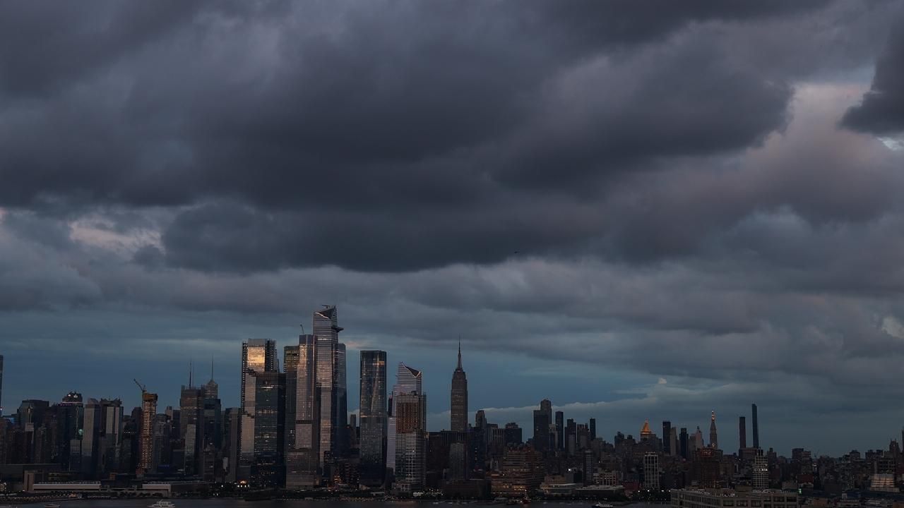 Warning! Hurricane danger in New York! - Jurnal Time