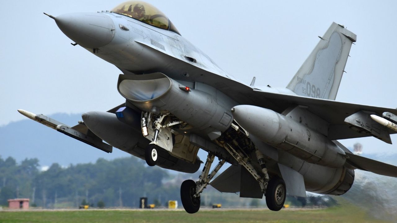US F-16 plane crashes in South Korea