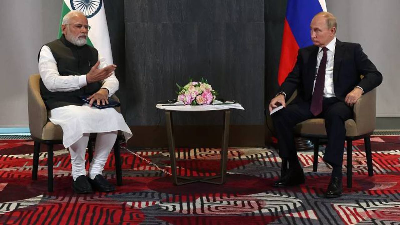 Russian President Putin spoke on the phone with Indian Prime Minister Modi!