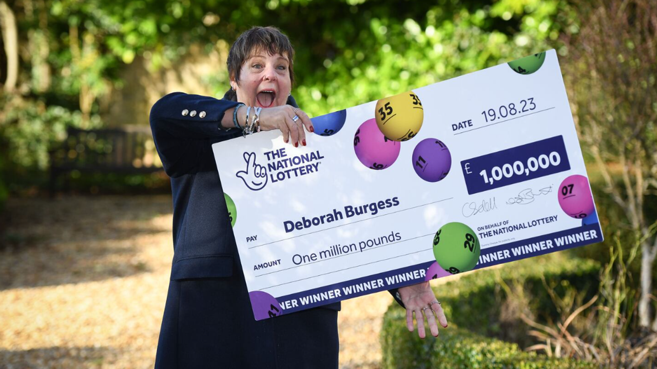 Woman who won the lottery sells her car for a pound
