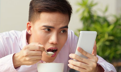 China to limit internet access to under 18s to 2 hours!