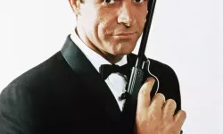 James Bond star Roger Moore's belongings sold for £1.1 million!