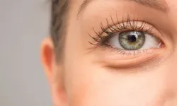 Under-eye bags will disappear in one move: Just leave it on for 10 minutes!