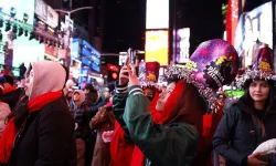 Famous singers took the stage in Times Square!