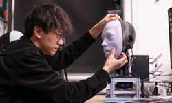 This robot predicts human facial expressions!
