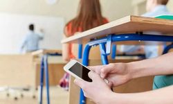 Virginia to restrict cell phones in schools!