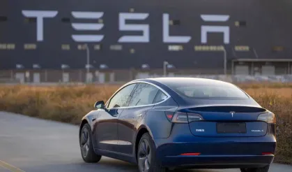Climate activists target Tesla's electric car this time!