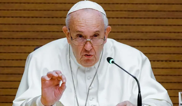 Pope warns Europe against refugees!