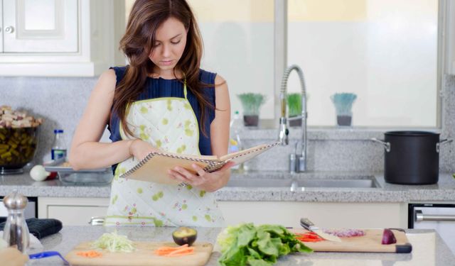 Watch out for these in the kitchen: 12 bad habits to give up!