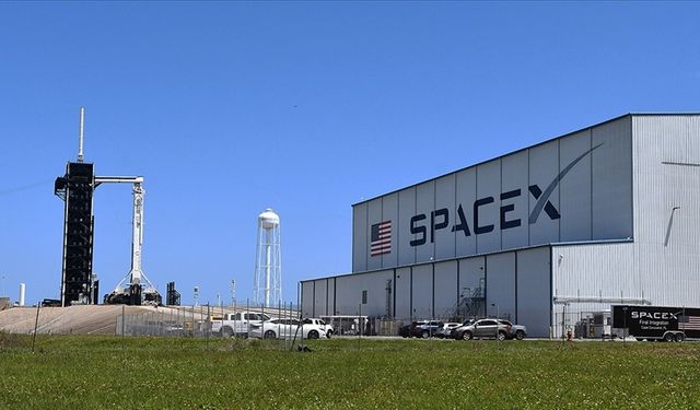 SpaceX is building a network of spy satellites for the US intelligence agency!