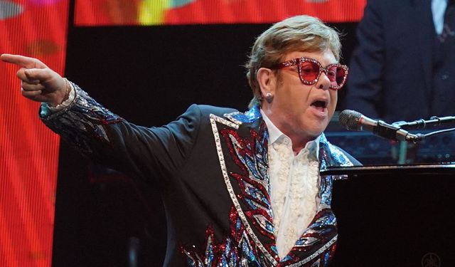 Elton John's belongings are up for auction!