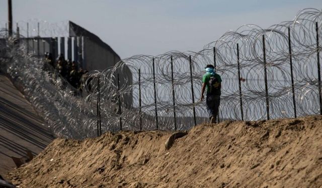 India is building a fence on the border with Myanmar!