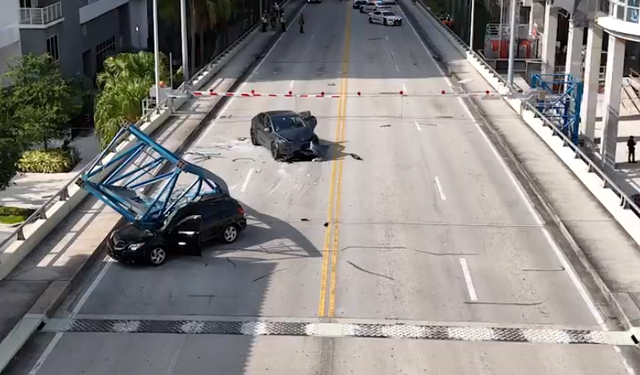 Sudden crane collapse crushes cars in Florida