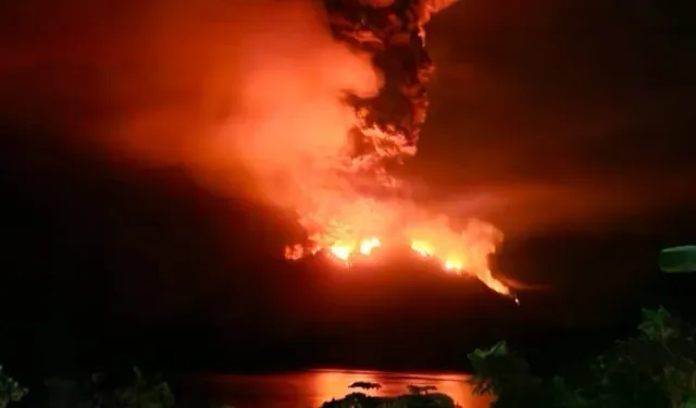 Ruang Volcano erupted in Indonesia!