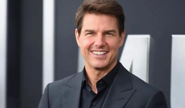 Tom Cruise has been sending gifts for 19 years!