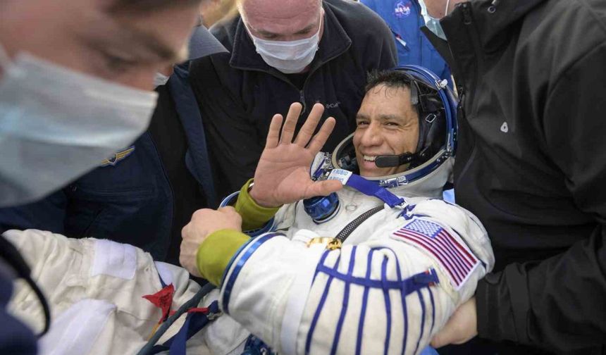 One year in space! NASA astronaut makes history!