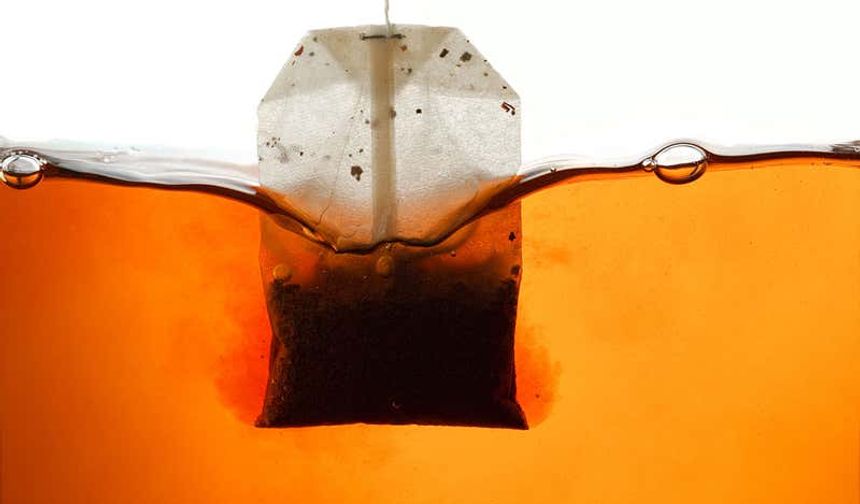 When you consume tea bags every day, you eat 1 plastic bottle per year!