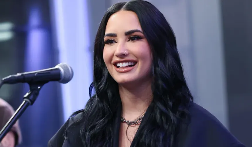 Demi Lovato is engaged!