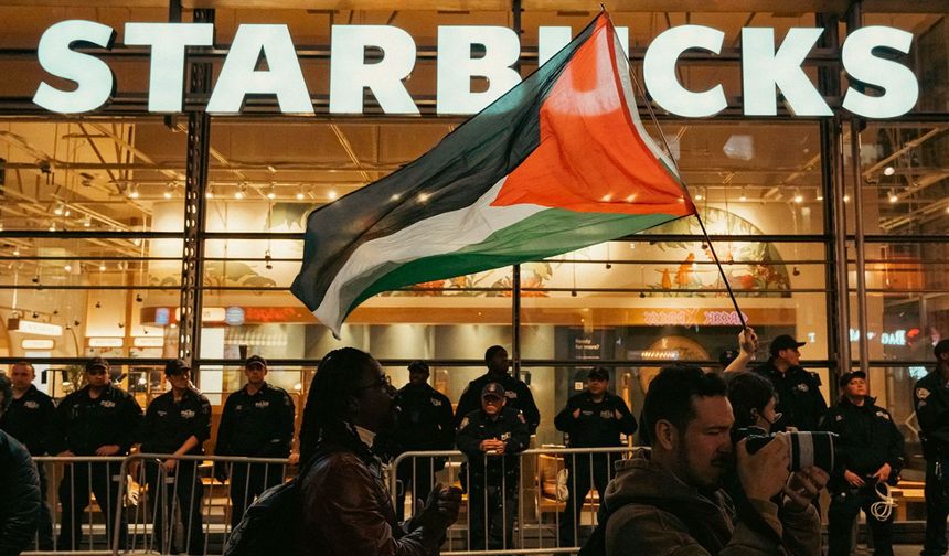 Starbucks, the target of boycotts, saw its revenue fall!