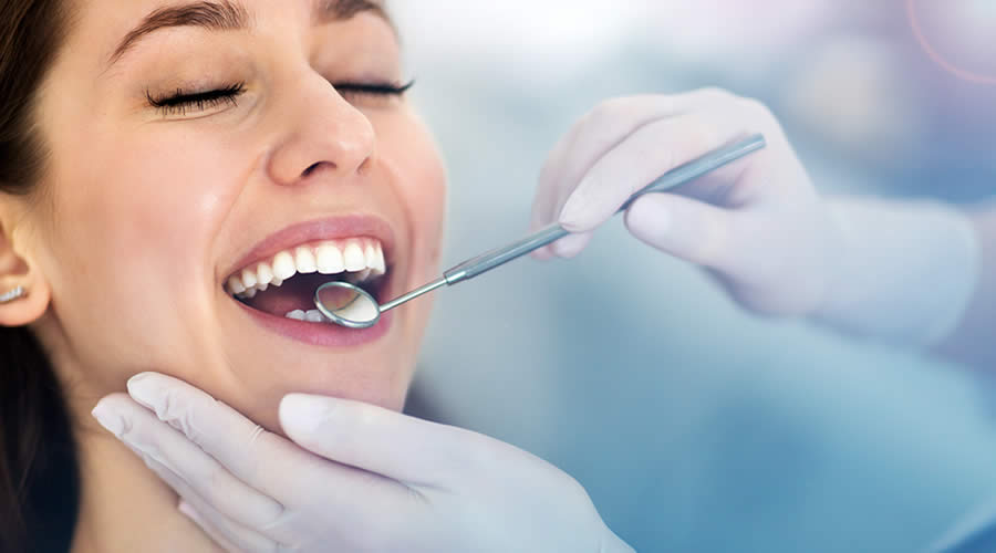 Having pearly white teeth is something that most people want to have. Although there are many products on the market for teeth whitening, none of them are as effective as this natural method.