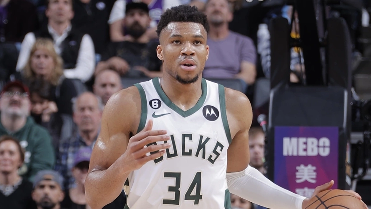The regular season continued with 9 games in the NBA. Antetokounmpo starred with 64 points, 14 rebounds and 3 assists as the Bucks defeated the Pacers for their 17th win of the season.